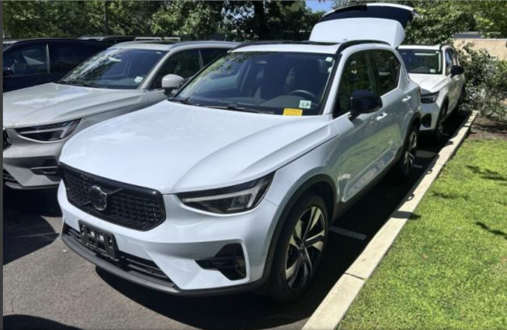 2024 Volvo XC40