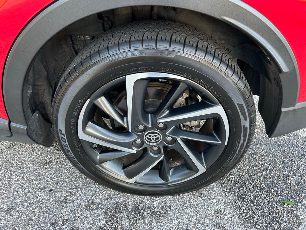 Thumbnail: 2021 Toyota C-HR - 9