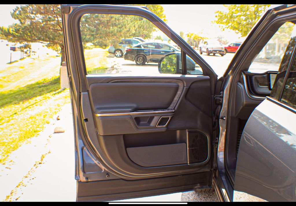 Interior 11
