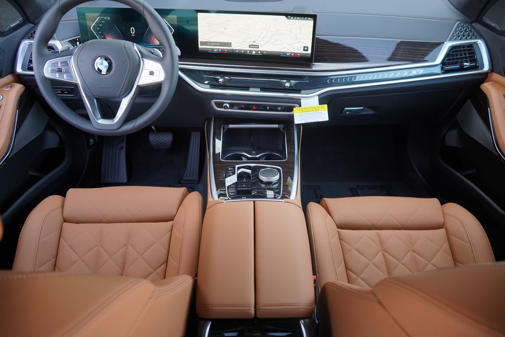 2025 BMW X7 xDrive40i 13