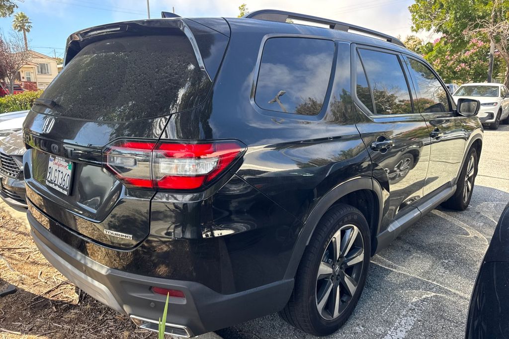 Used 2024 Crystal Black Pearl Honda Touring image 5