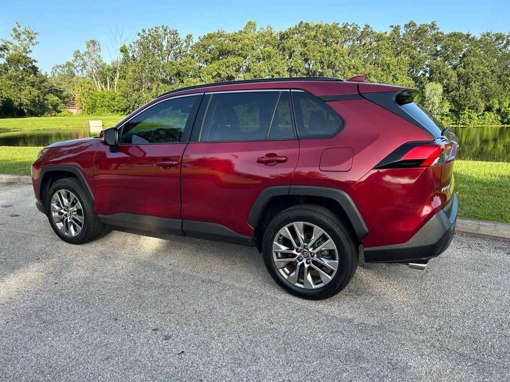 Thumbnail: 2019 Toyota RAV4 - 3