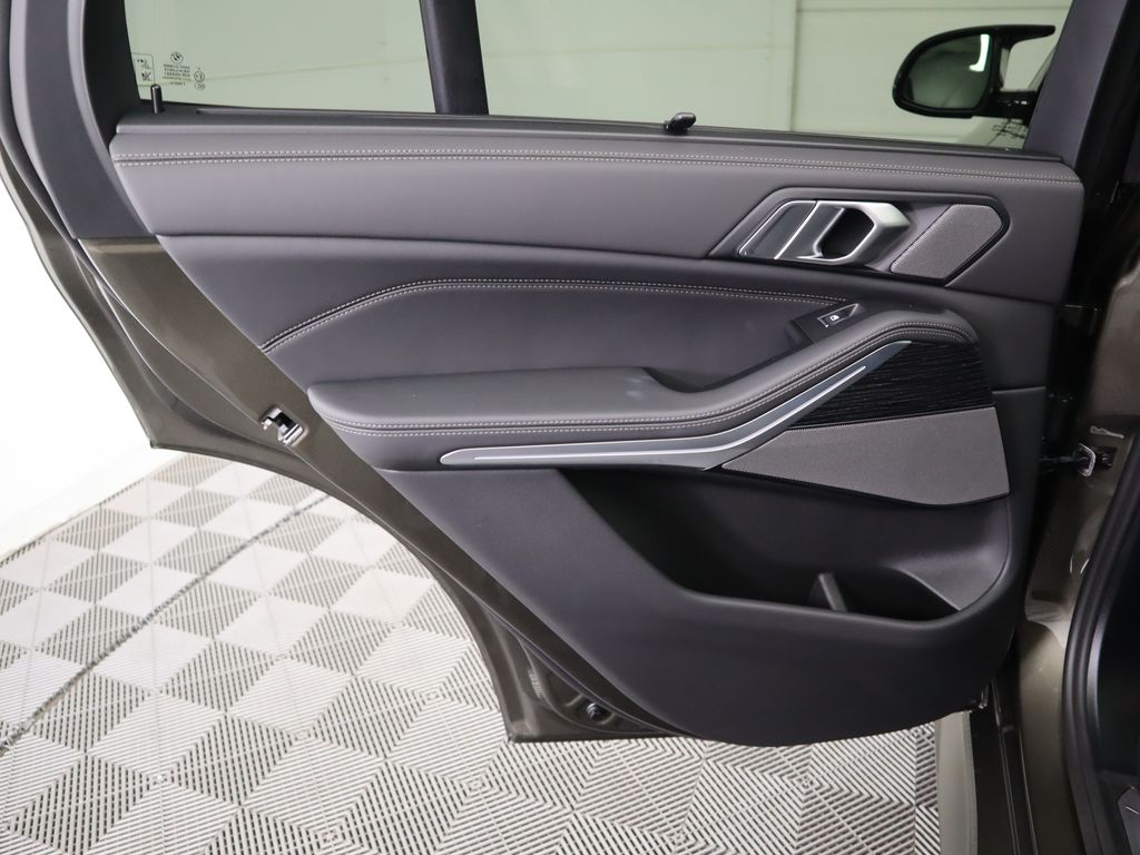 Thumbnail: 2026 BMW X5 - 27