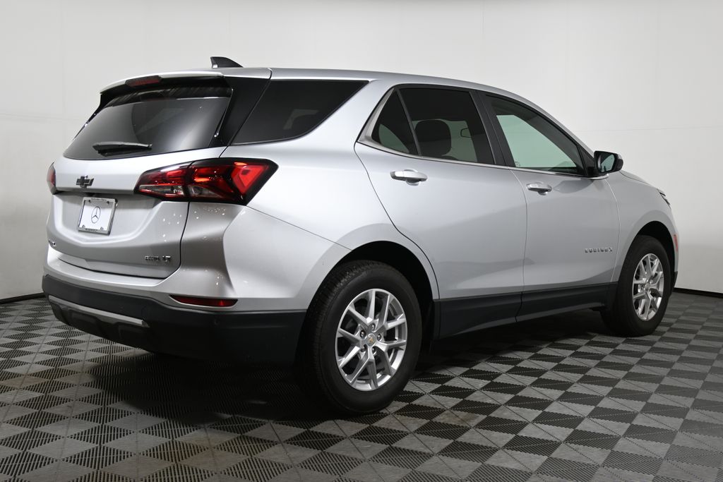 Thumbnail: 2022 Chevrolet Equinox - 10
