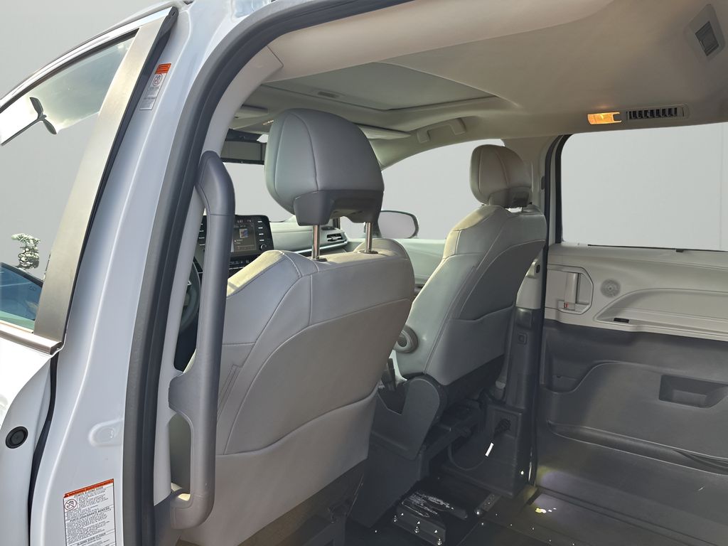 Used Car 2024 Toyota Sienna  Xle For Sale Under $80,000 In Austin, Texas