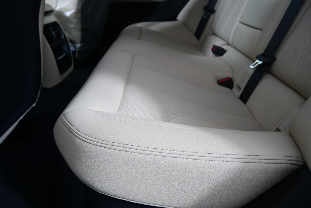 2025 BMW i4 eDrive40 15