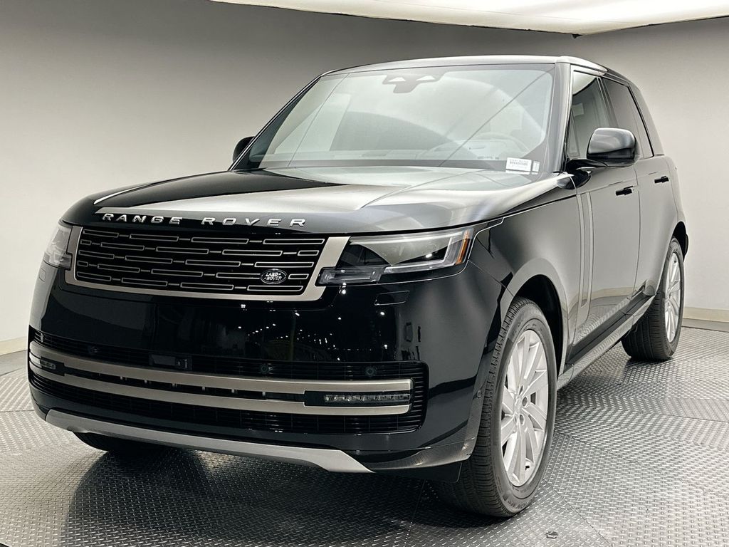 2025 Land Rover Range Rover SE Hero Image