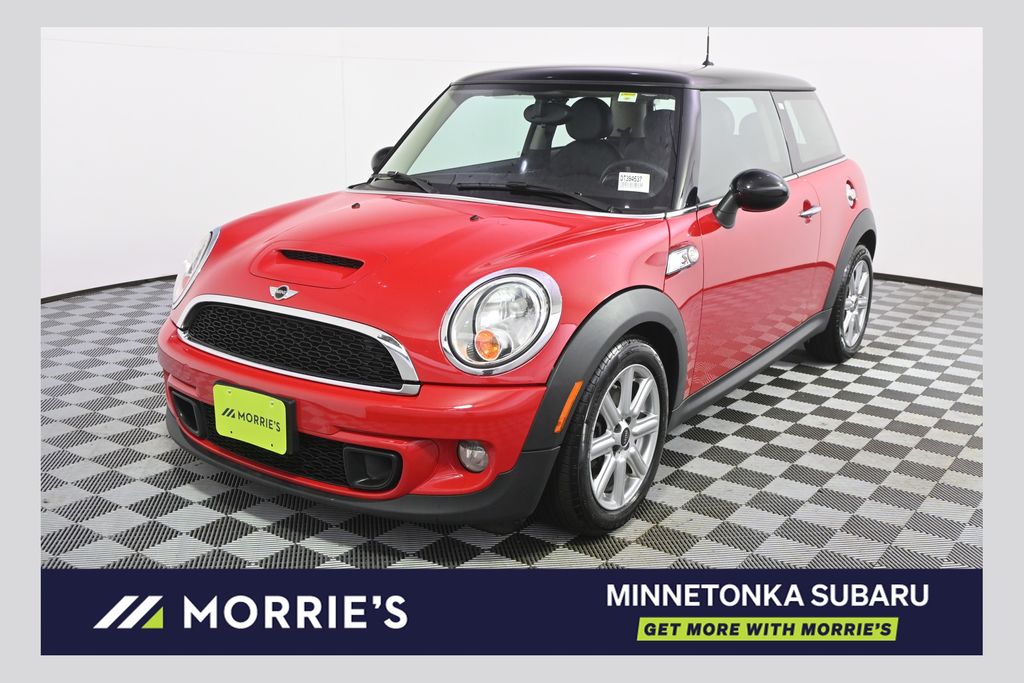 Chili Red 2013 MINI Cooper Hatchback Front-Wheel Drive 6-Speed Automatic