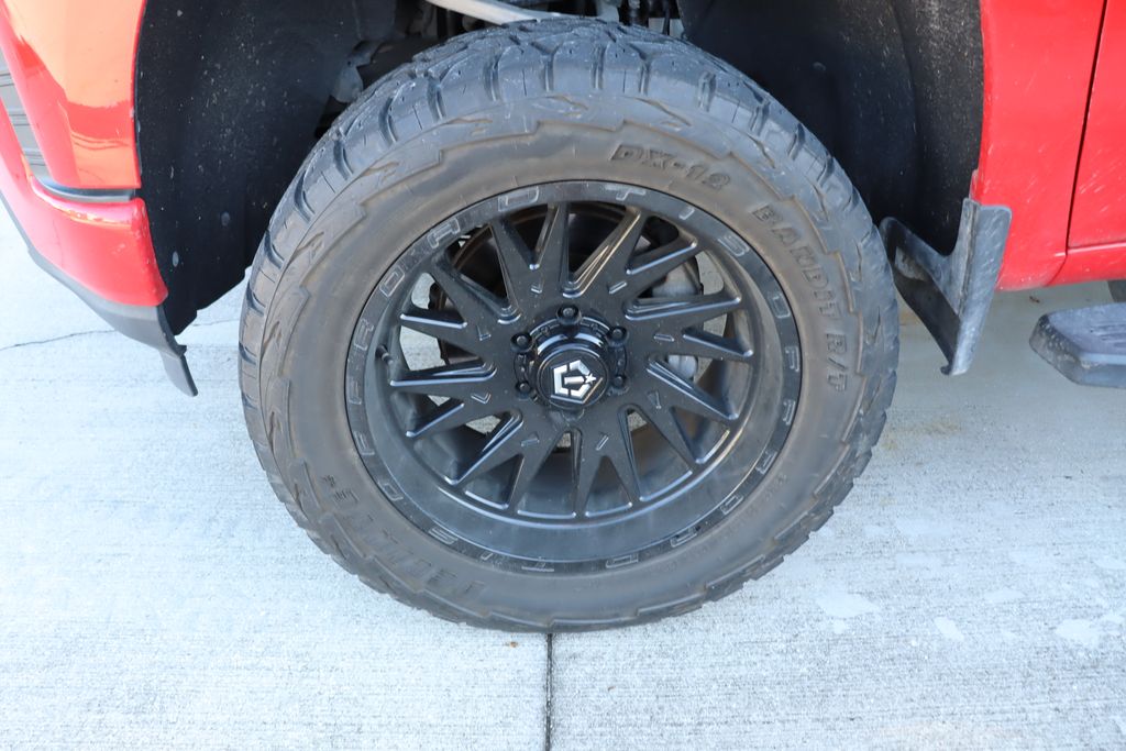 Thumbnail: 2019 Chevrolet Silverado 1500 - 4