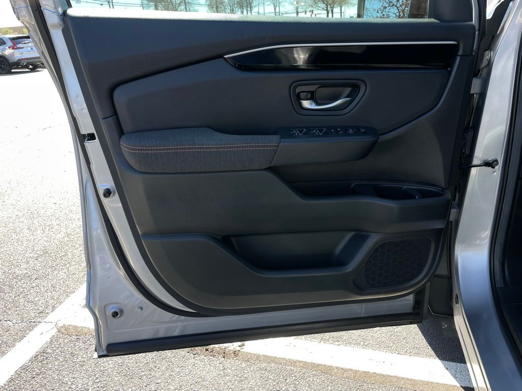 Thumbnail: 2025 Honda Pilot - 23