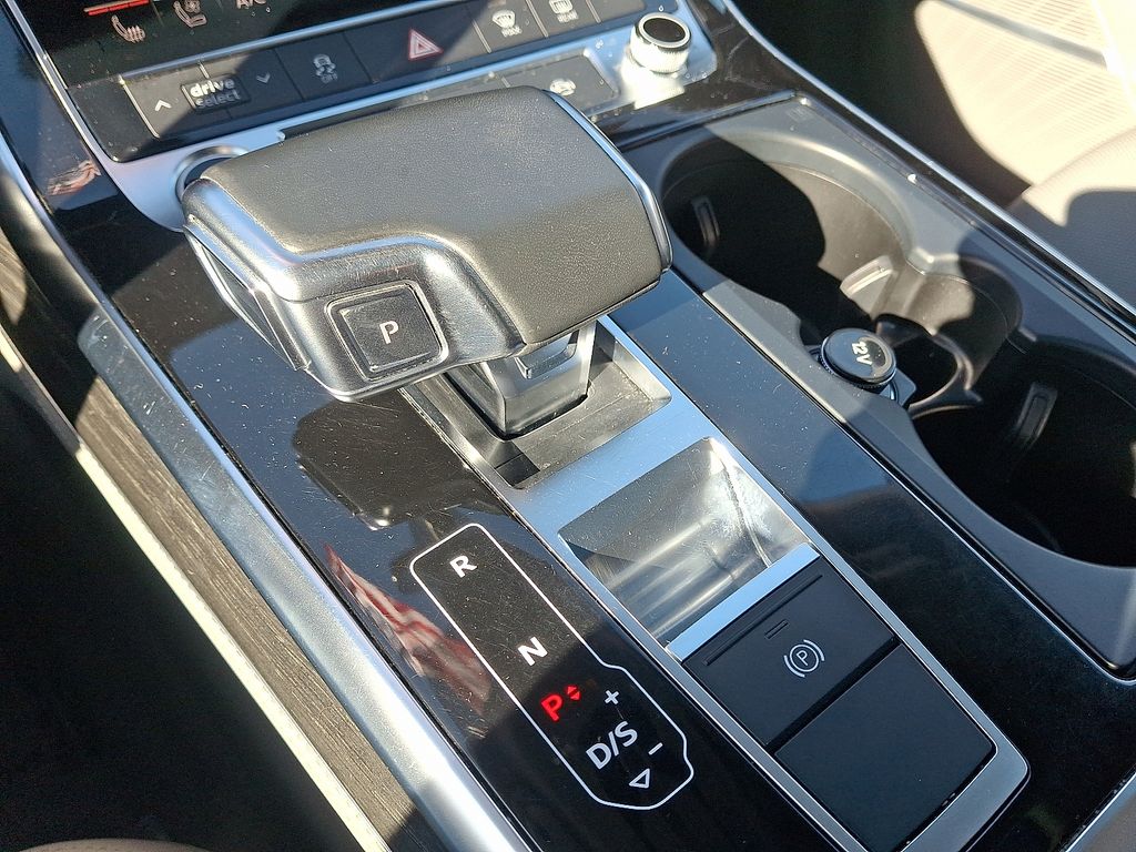 Thumbnail: 2023 Audi Q7 - 15