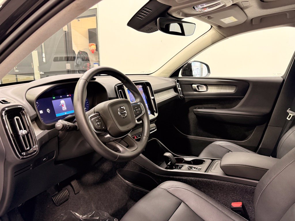 Thumbnail: 2026 Volvo XC40 - 11