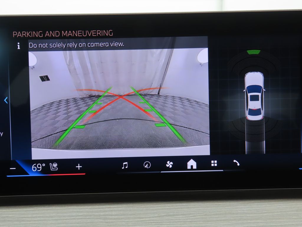 Thumbnail: 2026 BMW 3 Series - 15