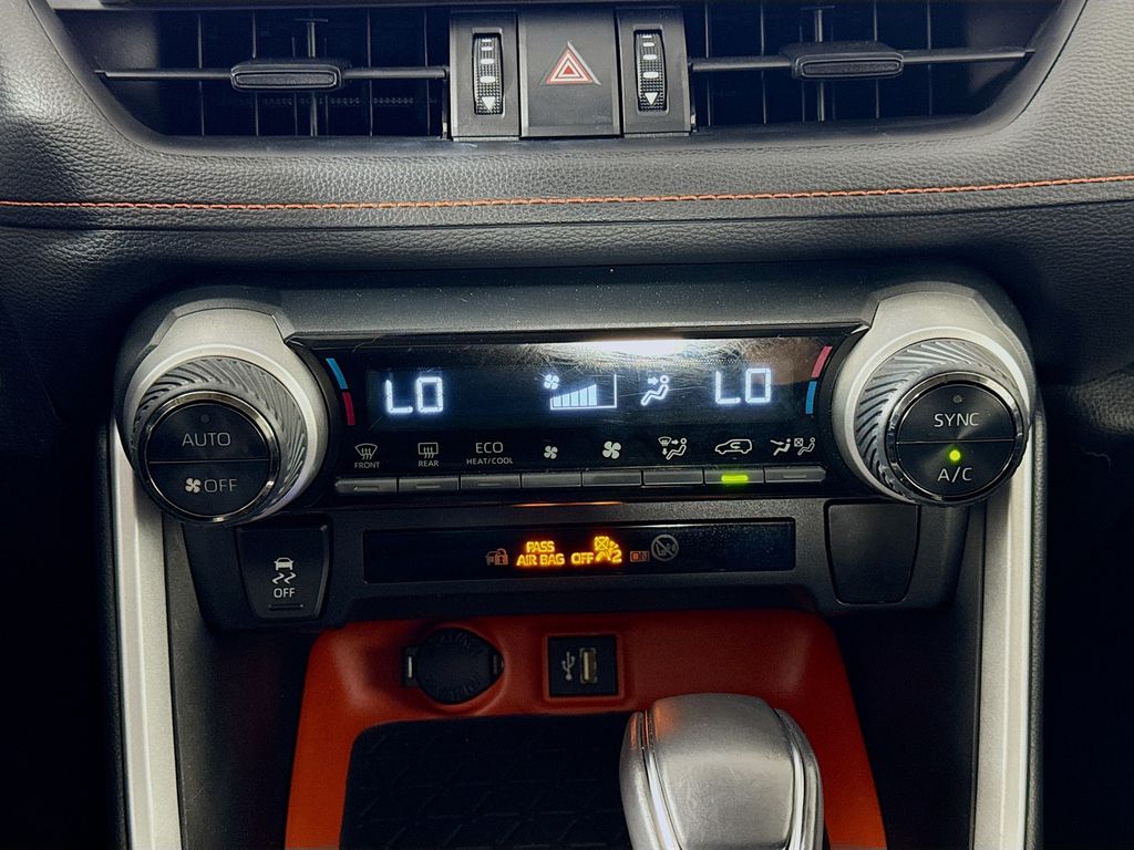 Thumbnail: 2023 Toyota RAV4 - 16