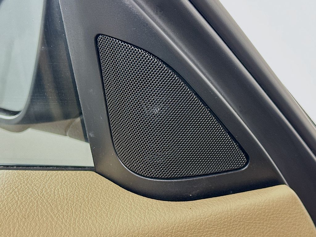 Thumbnail: 2016 BMW 3 Series - 18