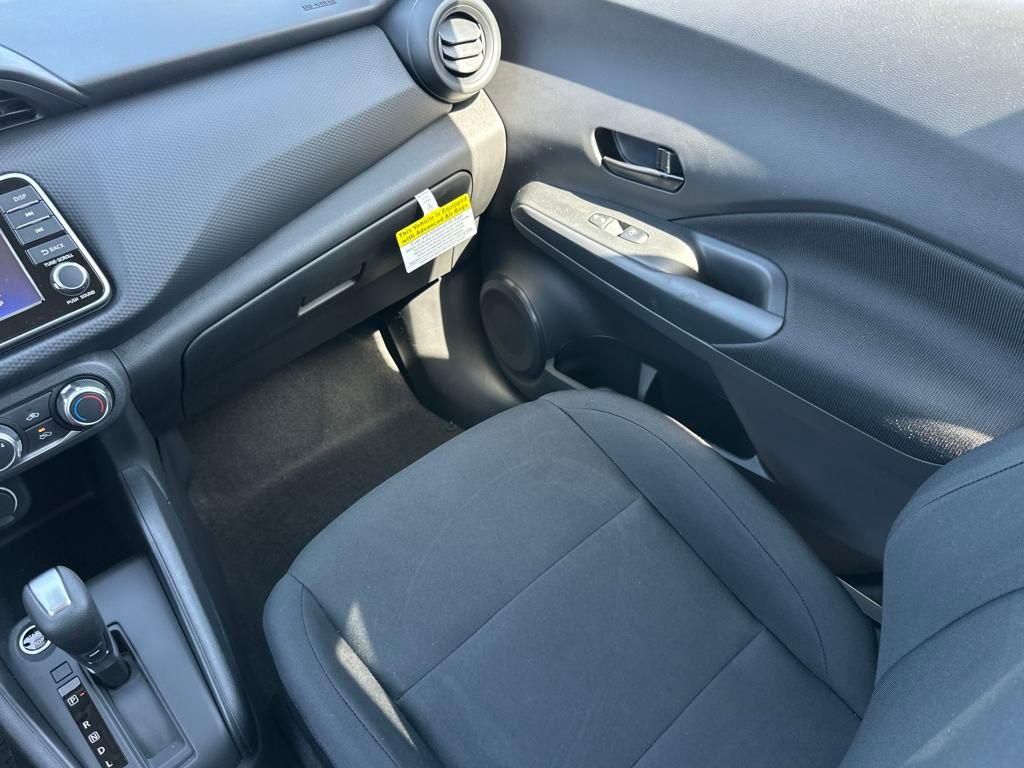 2025 Nissan Kicks S photo