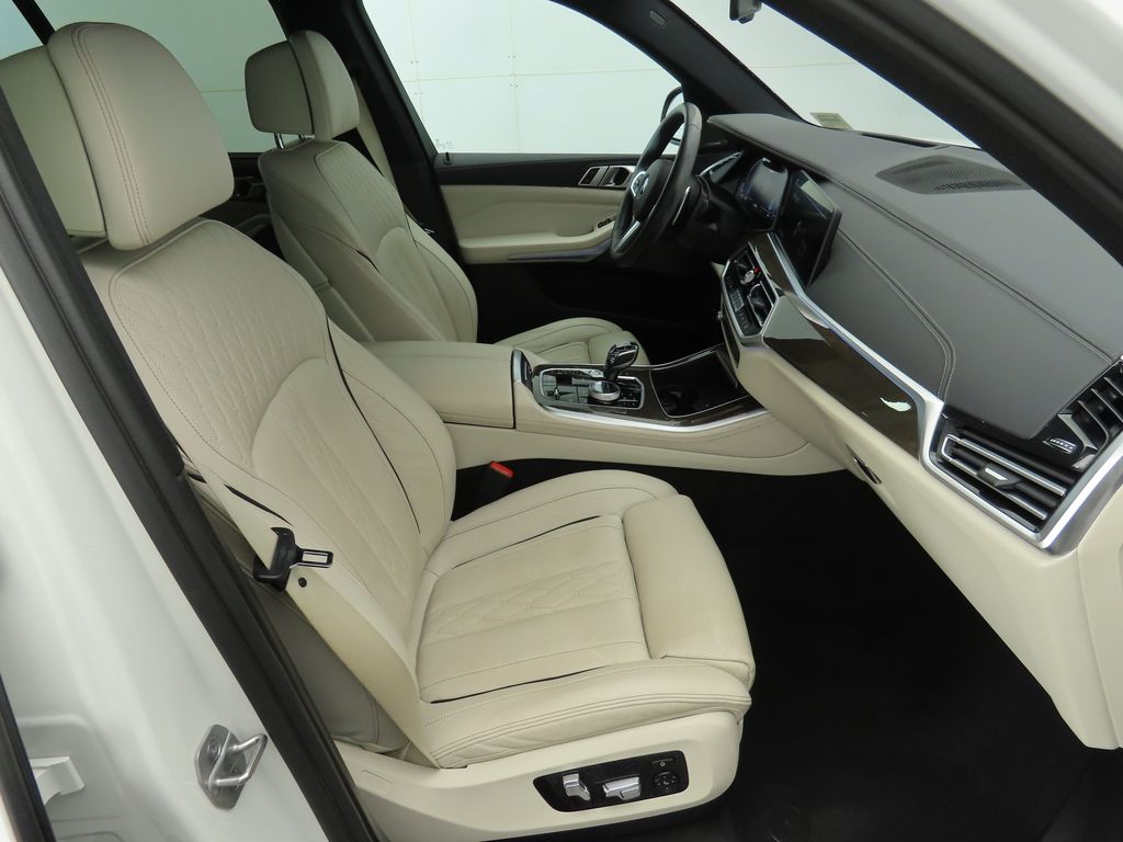 Thumbnail: 2023 BMW X5 - 20