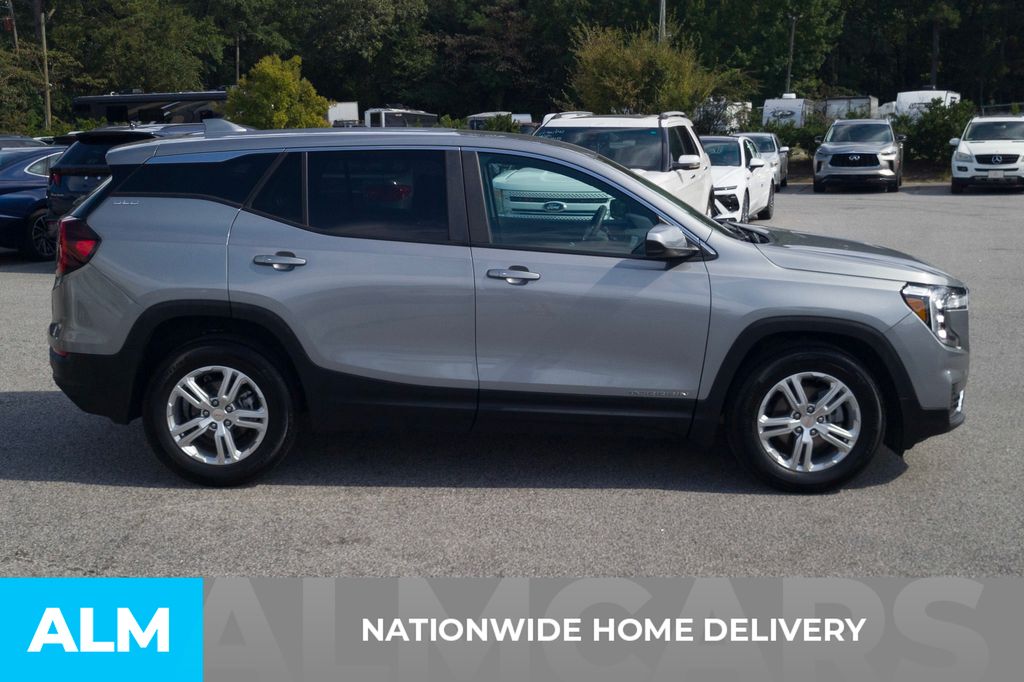 2024 Gmc Terrain SLE photo 2