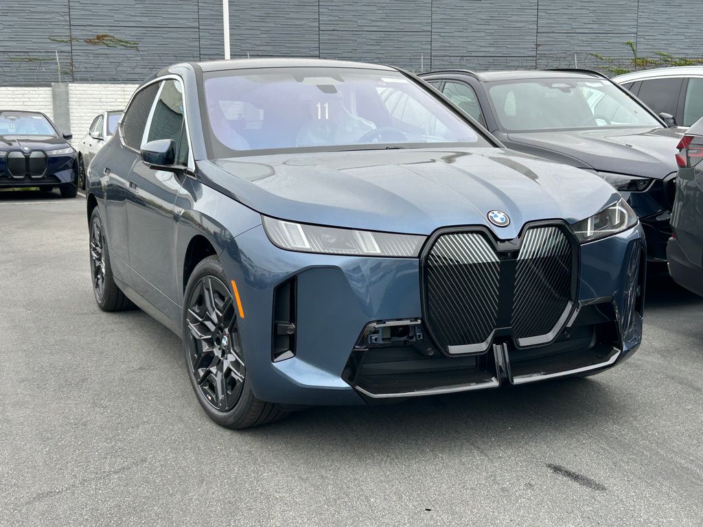 Thumbnail: 2026 BMW iX - 2