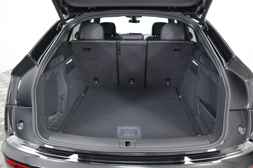 Thumbnail: 2025 Audi Q5 - 30