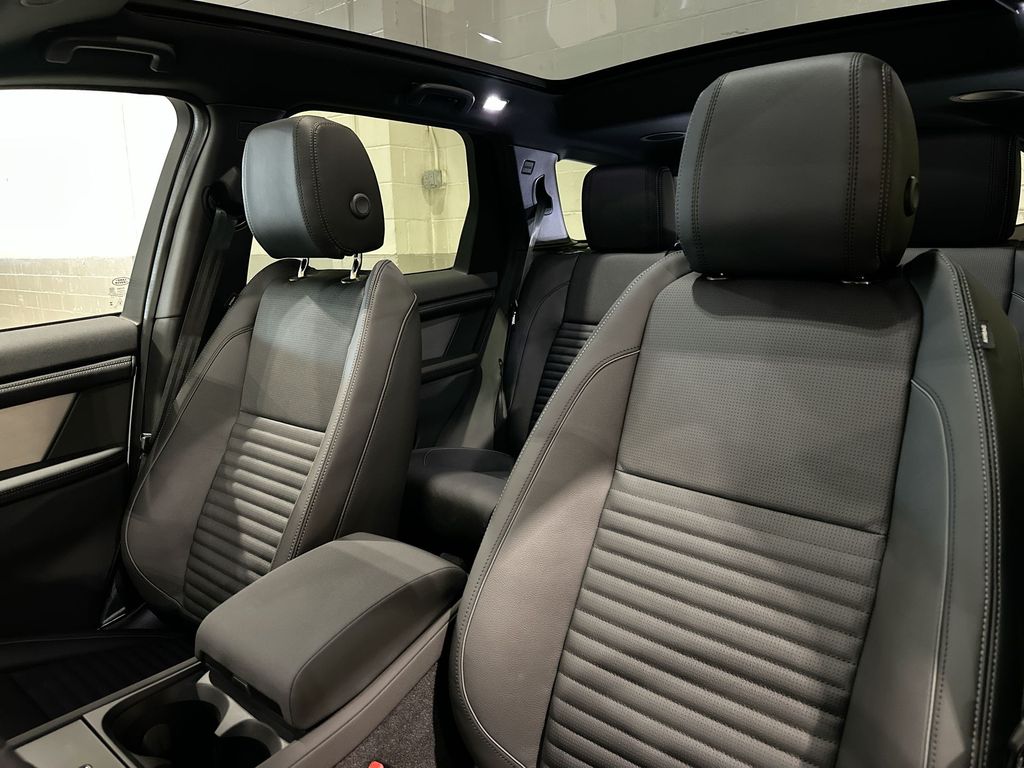 Thumbnail: 2026 Land Rover Discovery Sport - 10