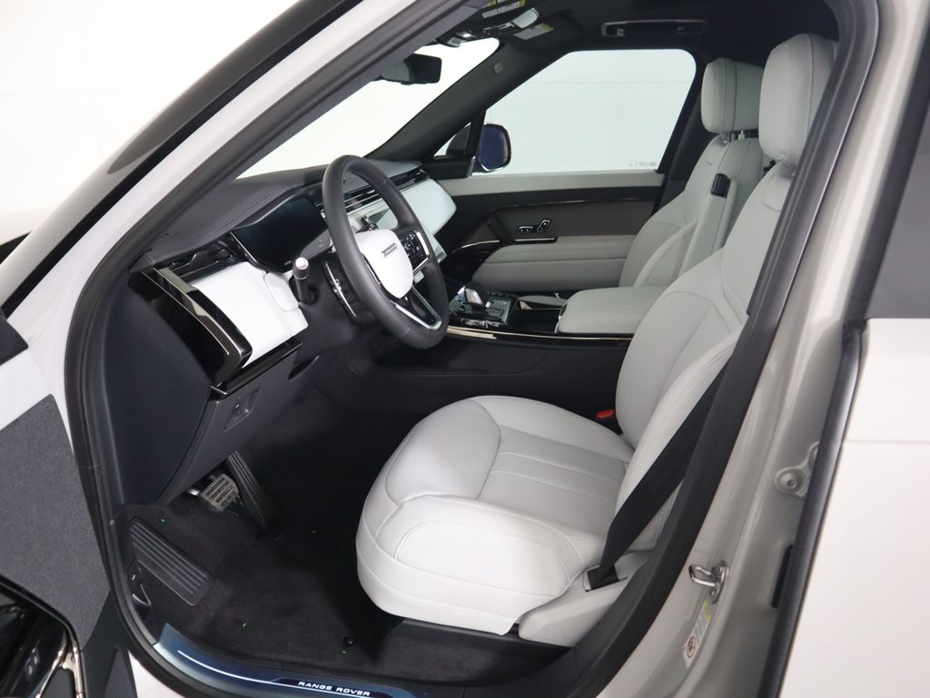 Thumbnail: 2025 Land Rover Range Rover Sport - 21