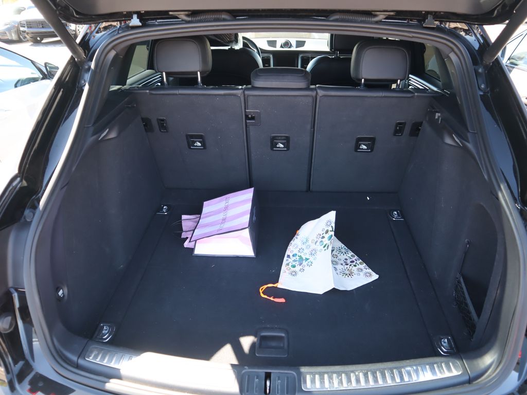 Thumbnail: 2015 Porsche Macan - 12