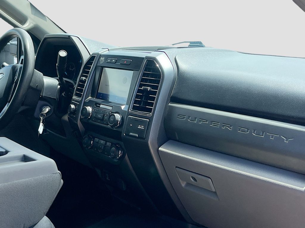 Used 2022 White Ford XLT image 26