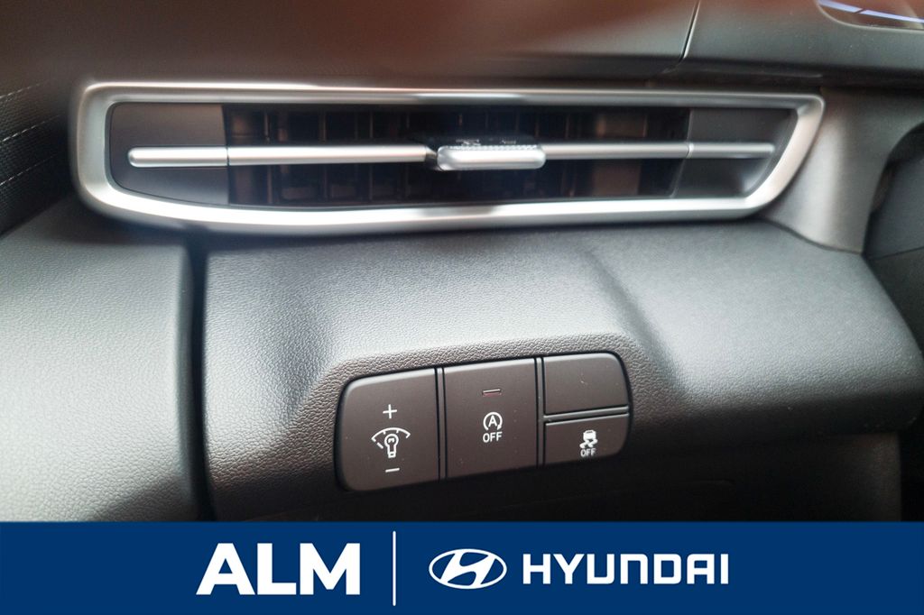 New 2026 White Hyundai SE image 31