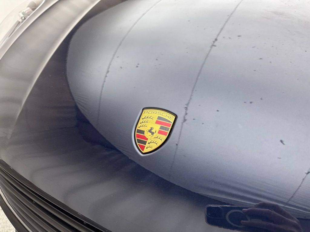 2021 Porsche Macan  16