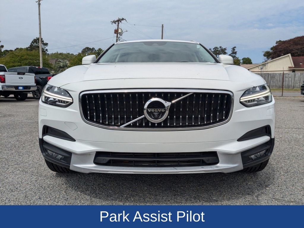 2018 Volvo V90 Cross Country T6