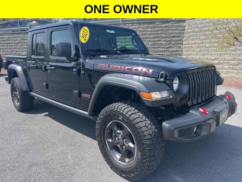 Black Clearcoat 2023 Jeep Gladiator Pickup Truck Four-Wheel Drive 8-Speed Automatic