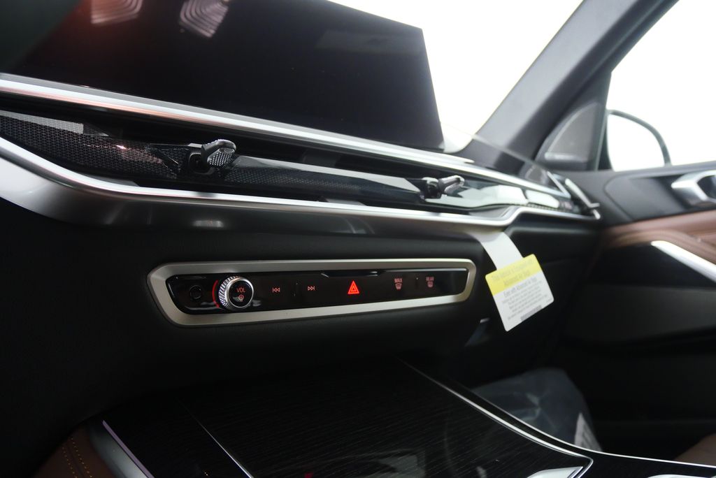 Thumbnail: 2026 BMW X5 - 20