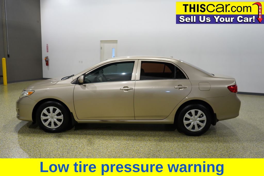 2010 Toyota Corolla LE photo 3