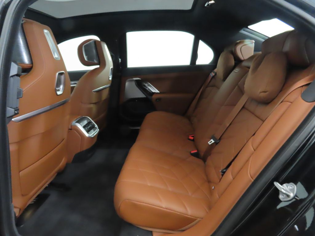 Thumbnail: 2023 BMW i7 - 22