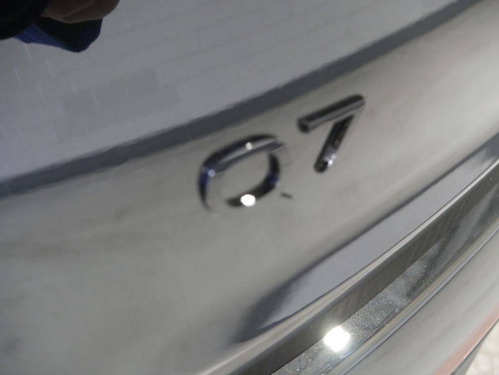 Thumbnail: 2026 Audi Q7 - 9