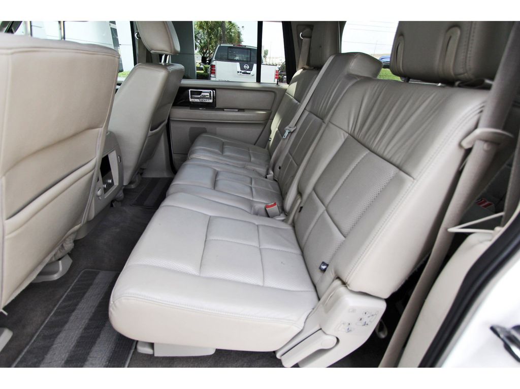 2010 Lincoln Navigator L Base - 6