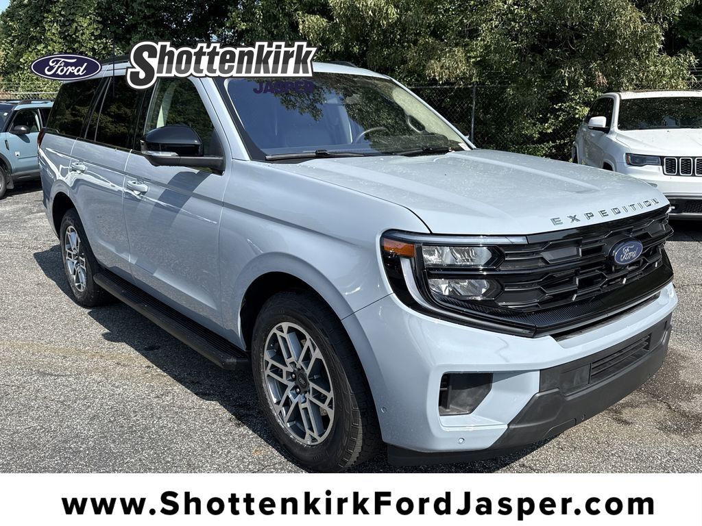 Glacier Gray Metallic TriCoat 2025 Ford Expedition SUV / Crossover Four-Wheel Drive Automatic