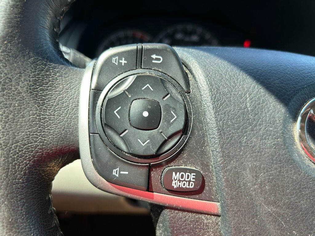 Thumbnail: 2012 Toyota Camry - 20