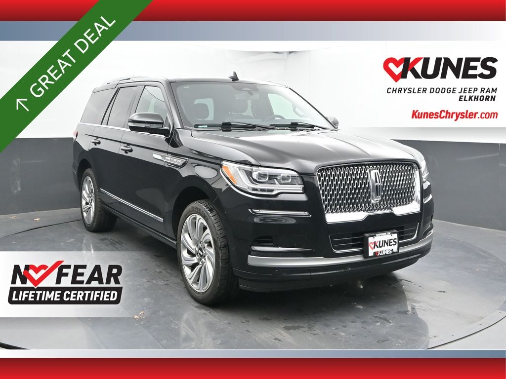 Infinite Black Metallic Clearcoat 2024 Lincoln Navigator SUV / Crossover Four-Wheel Drive Automatic