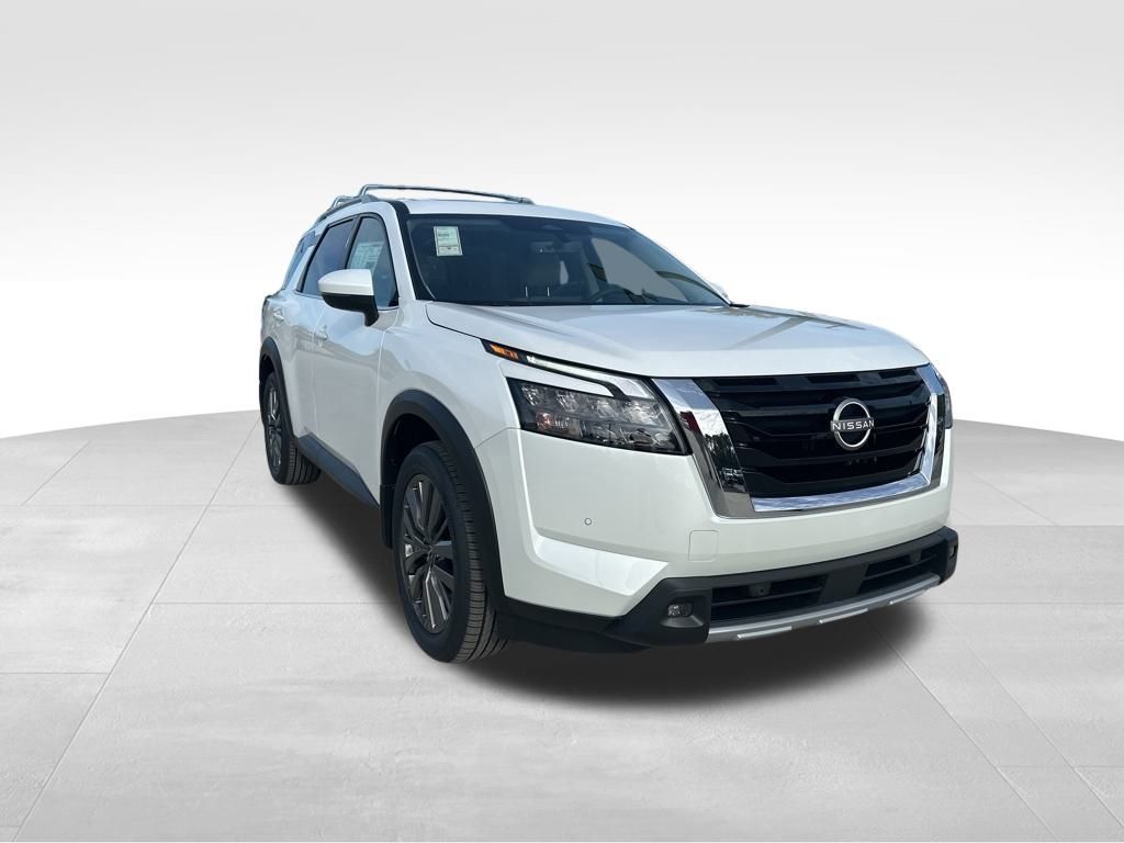 2025 Everest White Pearl Tricoat Nissan Pathfinder SL FWD SUV