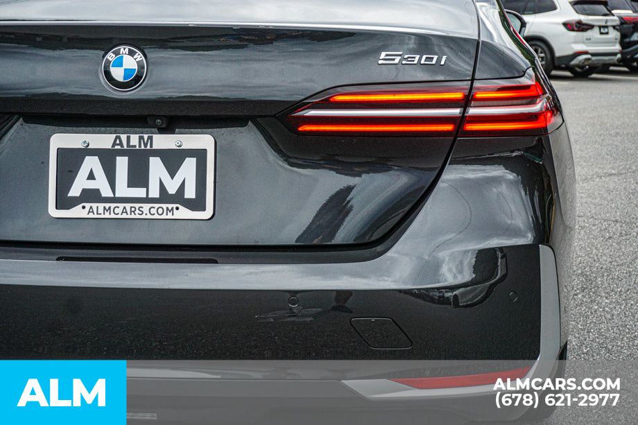 Used 2025 Gray BMW 530i image 13