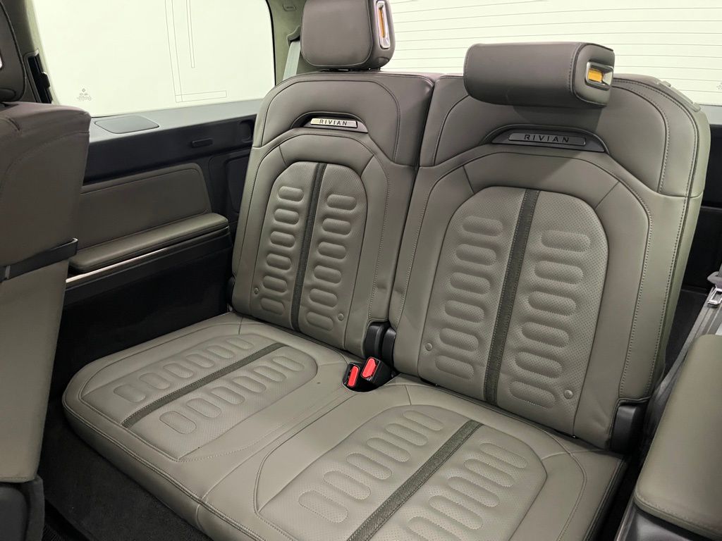 Thumbnail: 2023 Rivian R1S - 29