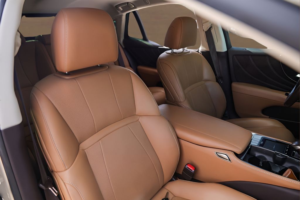 Used 2018 Silver Lexus 500 Base image 29