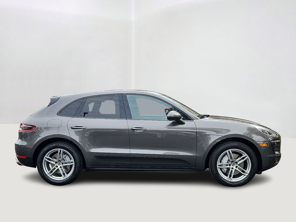Thumbnail: 2015 Porsche Macan - 4