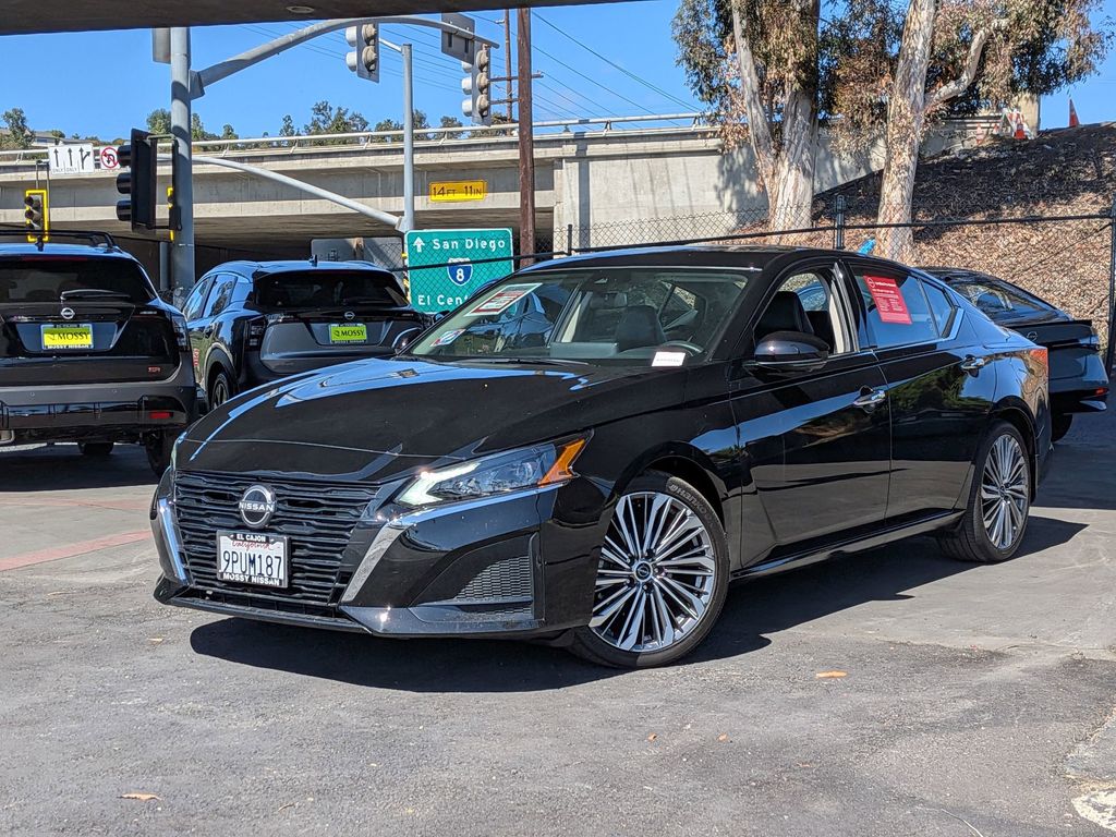 Super Black Clearcoat 2025 Nissan Altima 2.5 SL FWD Sedan Front-Wheel Drive Continuously Variable Transmission