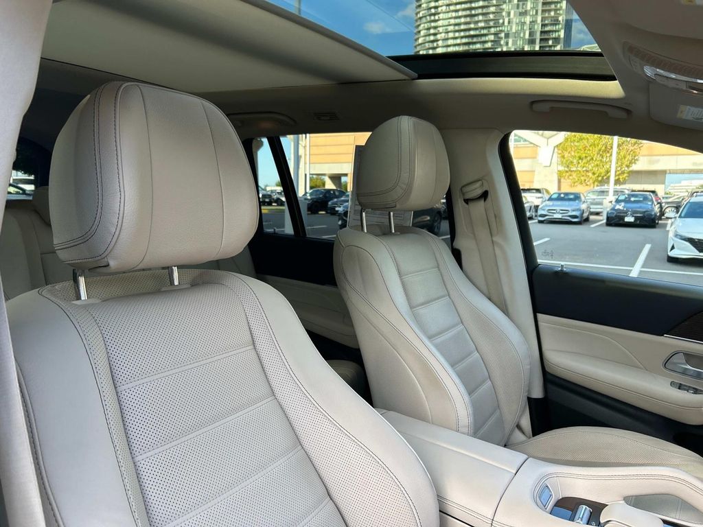 Thumbnail: 2022 Mercedes-Benz GLS - 23