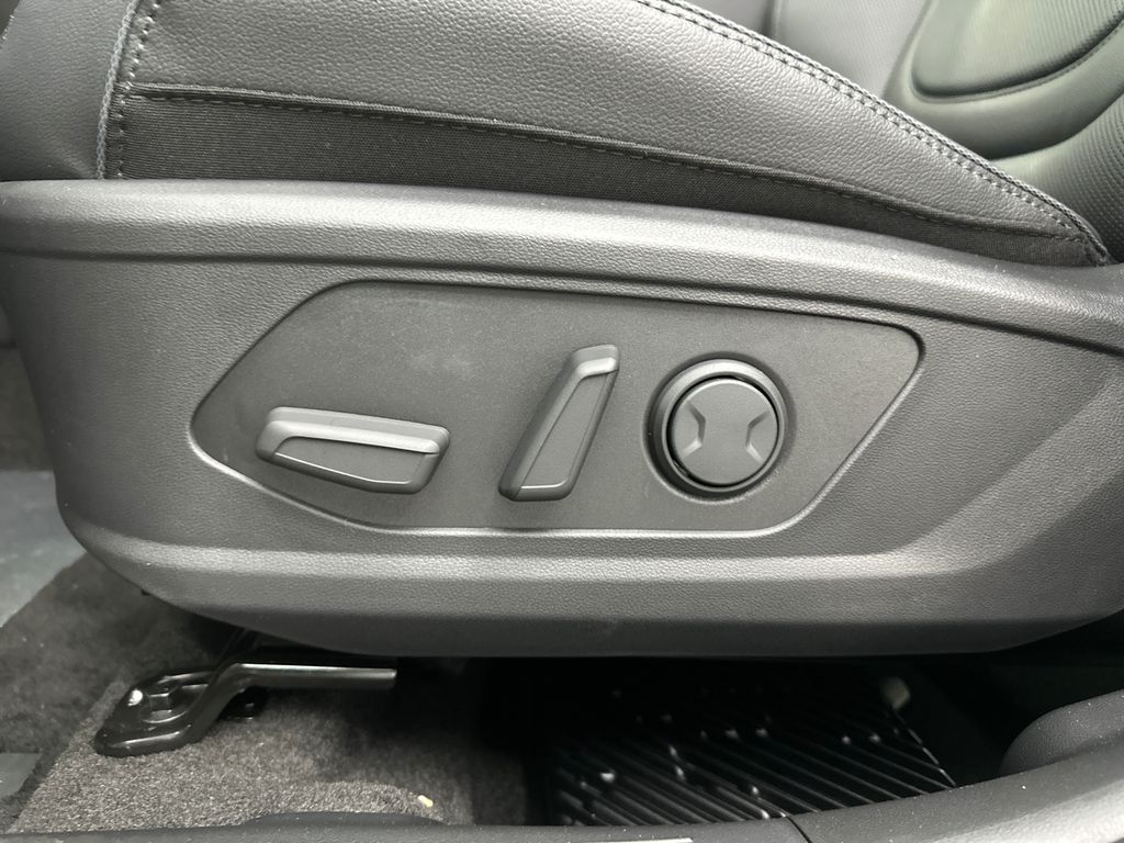 2025 Hyundai Tucson Hybrid Limited - 9