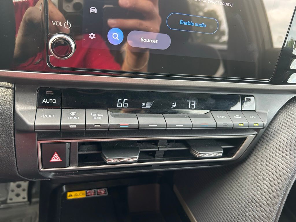 Thumbnail: 2025 Toyota Camry - 26