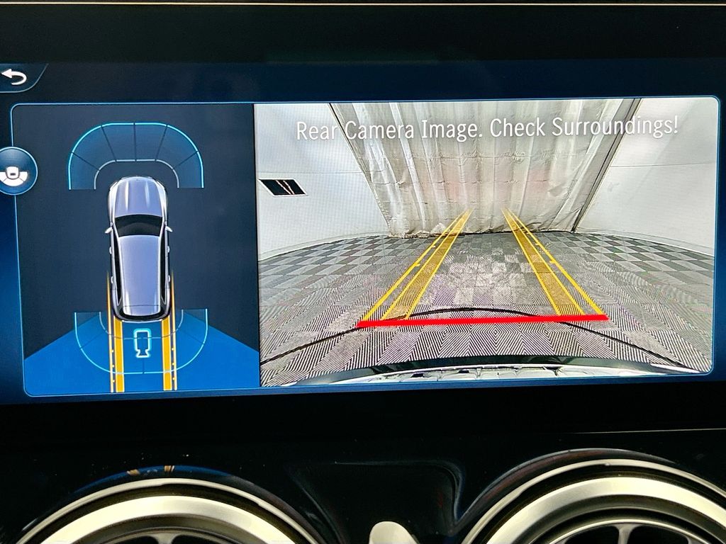 Thumbnail: 2025 Mercedes-Benz GLB - 14